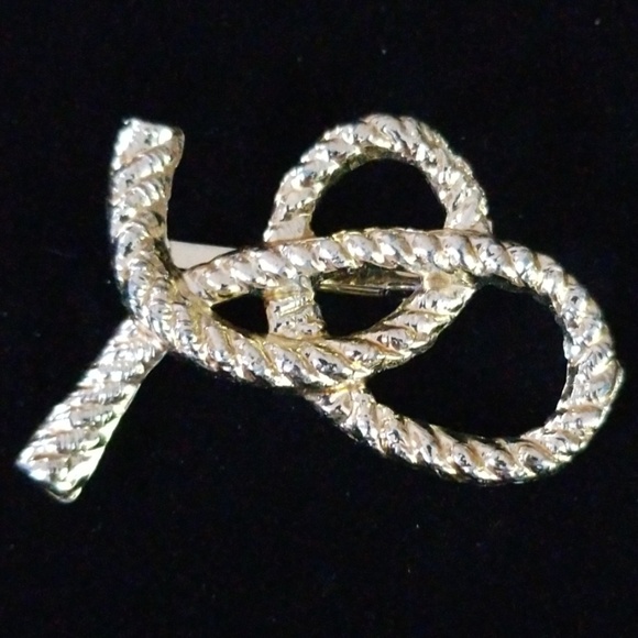 Vintage Mid Century Goldtone Rope Design Pretzel Bow Brooch Pin - Picture 6 of 10
